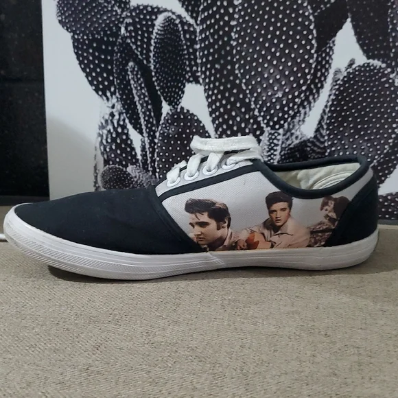 Elvis Presley Black and White Sneakers - Picture 9 of 12